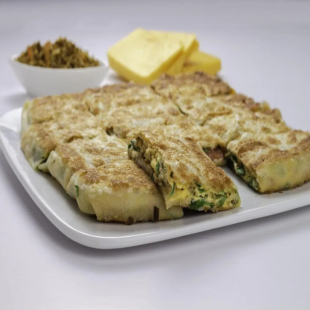 مطبق بالجبنة واللحم